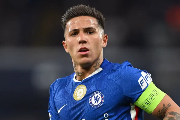 Manchester City synon Enzo Fernandezin si zëvendësues të Rodrit