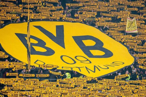 Borussia Dortmund mbyll nënshkrimin e dyfishtë dhe kërkon të rivalizojë me Bayern për titullin