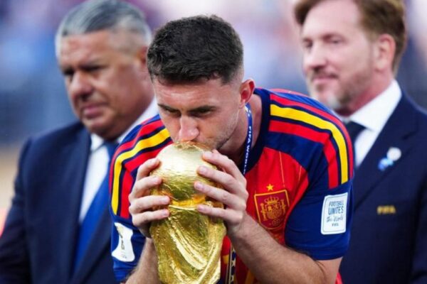 Barcelona dhe Real Madrid shokohen nga çmimi i vendosur për kampionin e botës. E heqin direkt nga lista e merkatos