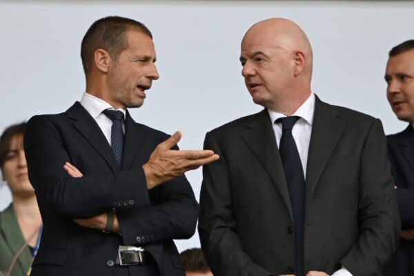 Lufta e topit/ UEFA, CONCACAF dhe AFC, kundër Infantino-s: Besim i tradhtuar nga mashtrimi!