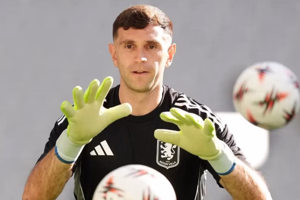 Portieri Emiliano Martinez siguron kalimin te Chelsea