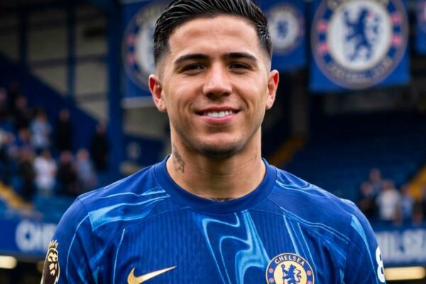 Xabi Alonso konfirmon të ardhmen e Enzo Fernandez: Është një lojtar i Chelsea, të hënën luan me ne