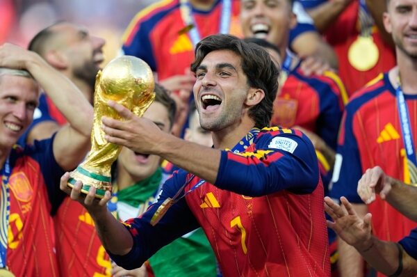 PSG “siguron” Ferran Torres, transferimi i sulmuesit spanjoll duket punë e kryer