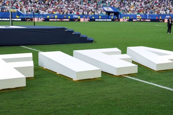 FIFA heqë dorë nga plani për Botërorin që ngjalli shumë reagime