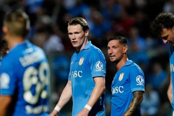 Napoli synon dy yje të Ligës Premier