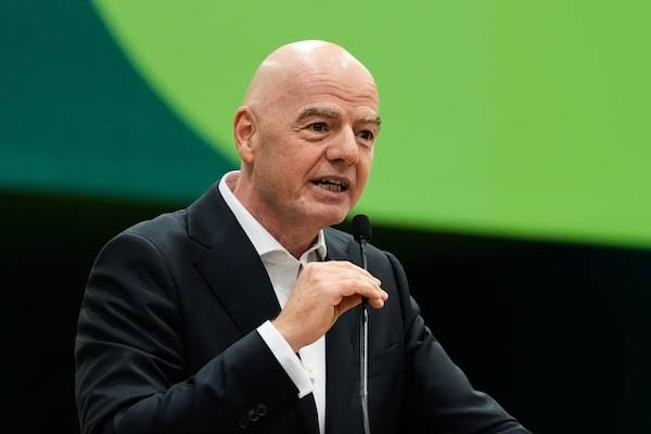 UEFA shqyrton hetim ndaj Infantinos, në fokus një pagesë gjashtëshifrore gjatë kohës së tij në drejtim