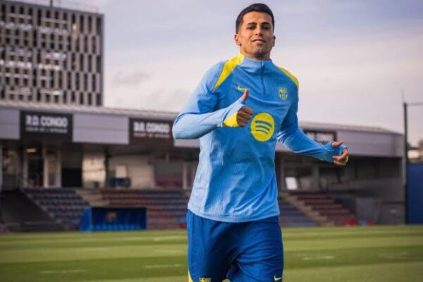 Cancelo drejt rikthimit te Barcelona, pritet të transferohet si lojtar i lirë