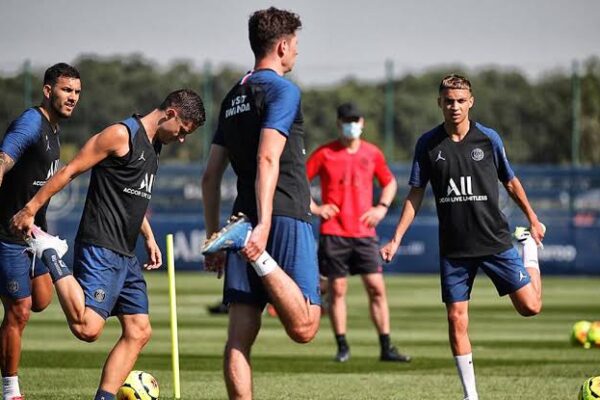 PSG nuk planifikon largime, Zabarnyi dhe Chevalier pritet të qëndrojnë në skuadër