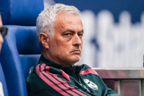 “Jam i dashuruar me të”, Jose Mourinho ‘çmendet’ pas talentit të Real Madridit