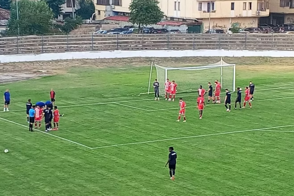 Miqësore, Skënderbeu fiton derbin ndaj Pogradecit