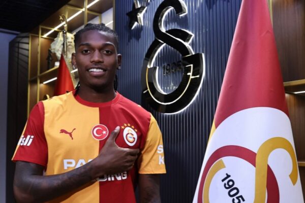 Leao zbulon arsyen e vërtetë pse refuzoi transferimin tek Aston Villa dhe zgjodhi Galatasaray-in: Është një mundësi e mirë për mua…