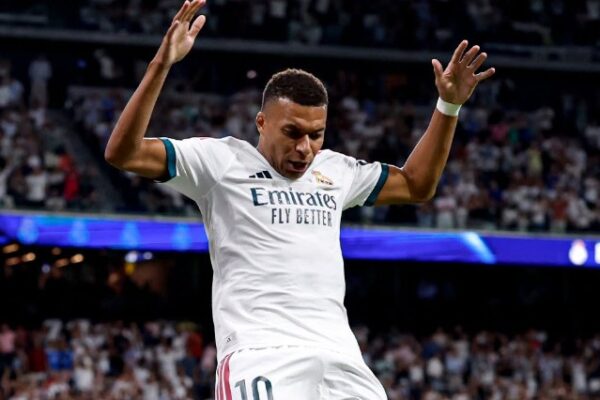 Mbappe i papërmbajtshëm, Real Madrid nuk e diskuton Sociedadin (video)