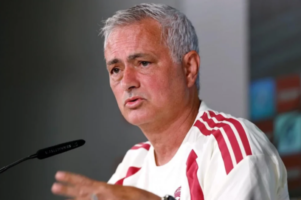 Mourinho zbulon gjithçka…