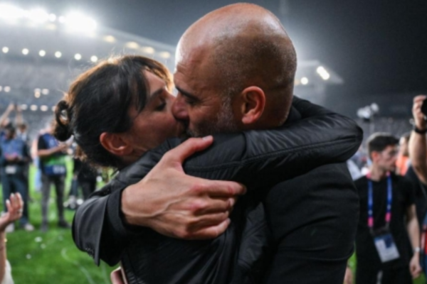 Pep dhe Cris, historia e një dashurie që lindi në një dyqan dhe që përfundoi për shkak të futbollit