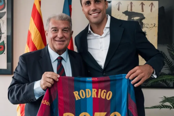 Zyrtare: Rodri është një lojtar i Barcelonës, firmos me katalanasit deri në vitin 2030