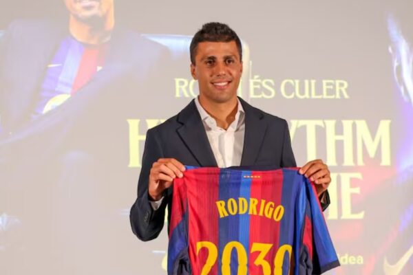 Rodri prezantohet zyrtarisht te Barcelona dhe nxjerr bllof Real Madridin me deklaratën e tij