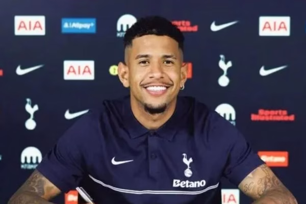 Largohet nga Manchester City, por jo nga Premier League, Savinho i bashkohet Tottenhamit