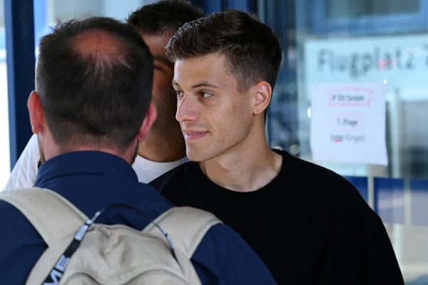 BVB ka akord me PAOK për transferimin e Konstantelias, tifozët rrethojnë stadiumin dhe kërkojnë prishjen e akordit