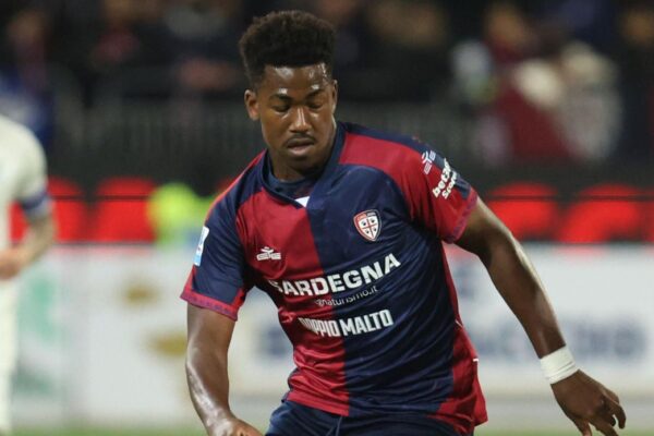Rrezikoi të mbytej në pishinë, lojtari i Cagliari-t në terapi intensive