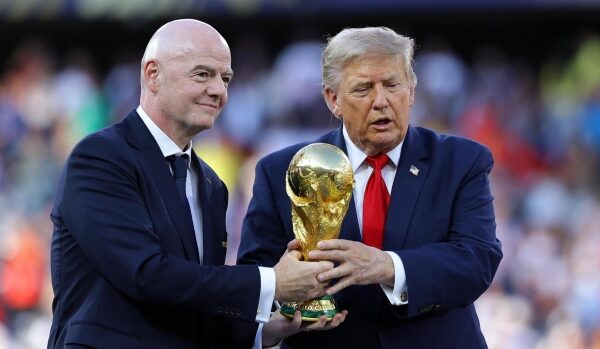 Trump paralajmëron federatat: Largimi i Infantino-s nga FIFA do të ishte një gabim i rëndë
