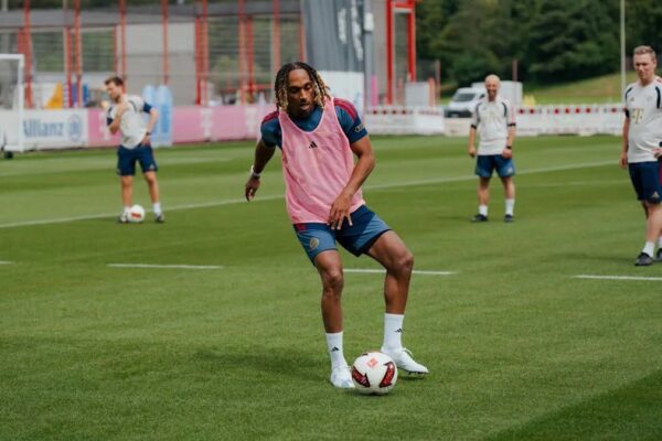 Bayern s’ka nevojë për blerje tjetër! Mbrojtësi “i dështuar” po shkëlqen në stërvitje