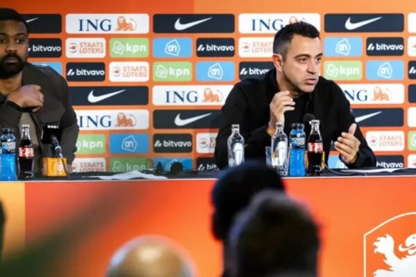“Nuk më intereson nëse jam zgjedhja e tretë apo e dhjetë”, Xavi prezantohet te Holanda: Kam ardhur në universitetin e futbollit