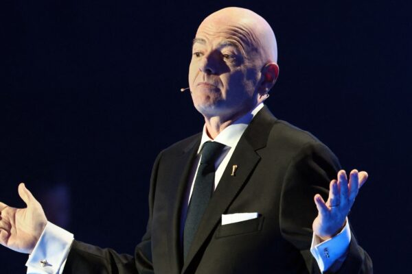 Akuza nga Anglia: Infantino bëri një super pagesë për të dashurën punonjëse të UEFA-s