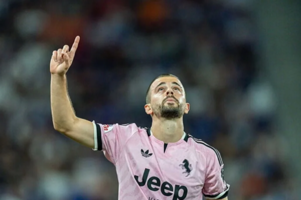 Zhegrova i jep fitoren Juventusit ndaj Chelseat, shkëlqen me një supergol (Video)