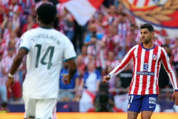 Karton të kuq, penallti dhe tre gola – Atletico Madridi fiton derbin e kryeqytetit spanjoll