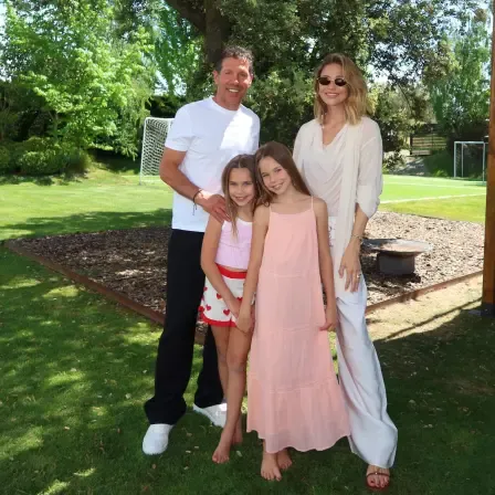 Diego Simeone, Carla Pereyra y sus hijas