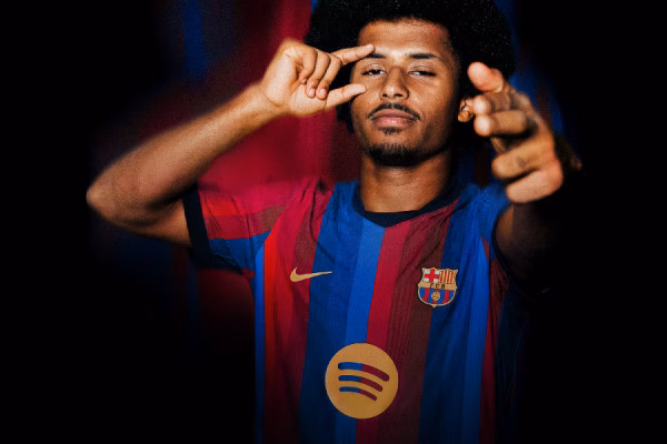 Adeyemi: Mund t’i fitojmë të gjithë titujt me Barcelonën