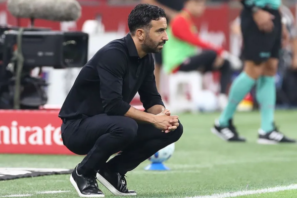 Tifozët e Manchester United kërkojnë rikthimin e Ruben Amorim