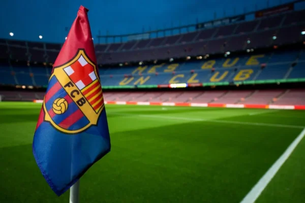 Te Barcelona bëhen të ‘zgjuar’, klubi monitoron lojtarët që u skadon kontrata në fund të sezonit, ja emrat