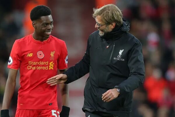 “Jam lojtar i lirë dhe në kërkim të mundësisë së duhur”, ish-mesfushori i Liverpool-it kërkon klub të ri në LinkedIn