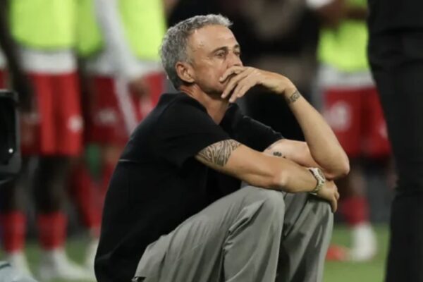 ENRIQUE I HUMB DURIMI? PSG nis sezonin në mënyrën më të keqe në 14 vjet