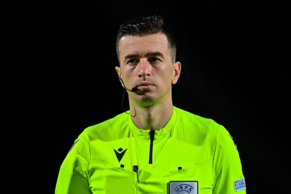 Një skuadër arbitrash shqiptarë vendos drejtësi në Nations League
