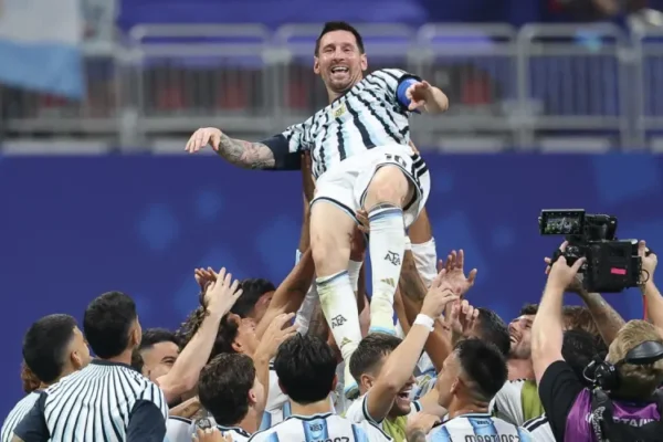 Messi rikthehet te Argjentina, përgatitet për lamtumirën e madhe