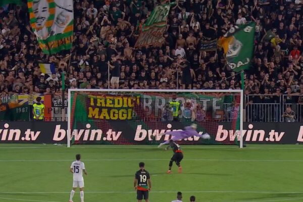 Lazio rikthehet te fitorja. Bardhekaltrit bëjnë detyrën ndaj Venezia, i bashkohen Romës dhe Interit në krye (video)