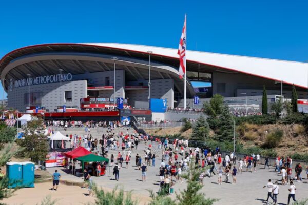 Alvarez në stol. Guler nga minuta e parë. Atletico M-Real M, formacionet zyrtare