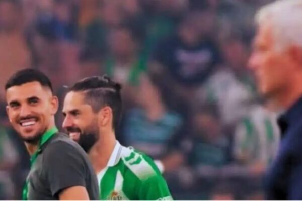 🔥 Momenti mes Dani Ceballos dhe Jose Mourinho në fund të takimit bëhet viral (video)