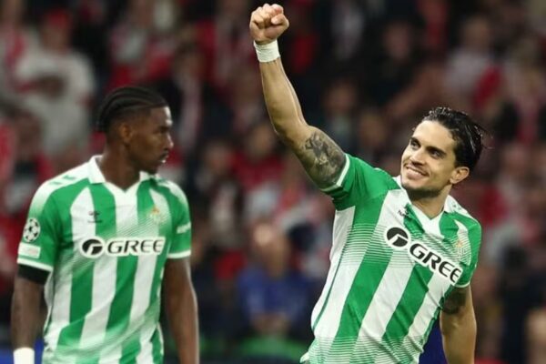 Champions League: City bën detyrën, Dortmund nuk fal në shtëpi. Betis me përmbysje të jashtëzakonshme në Francë (video)
