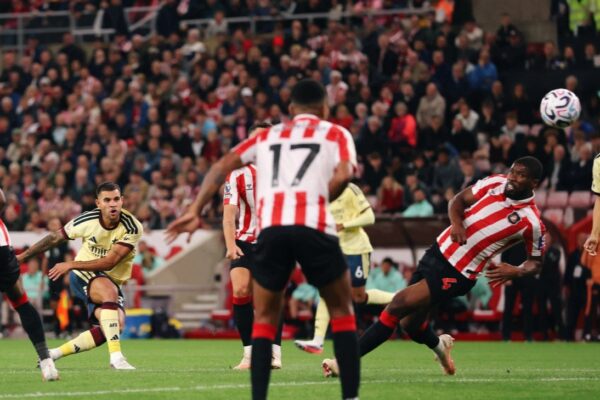 Sunderland ndëshkohet nga ligji i pashkruar i futbollit, Arsenal vuan por del me 3 pikë nga “Stadium of Light” (video)