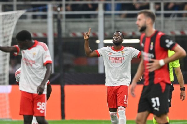 EUROPA LEAGUE, 45’E PARA: Një supergol trondit Milanin në “San Siro”, Lyon në avantazh të dyfishtë (video)