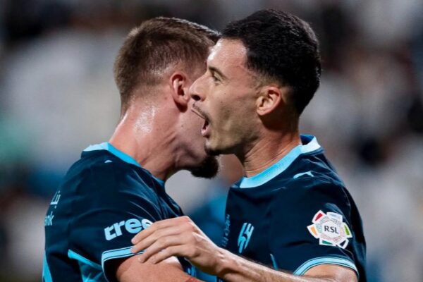 Shkëlqejnë dy yjet e ardhur nga Premier League, Al-Hilal luan “tenis” ndaj kundërshtarit (video)