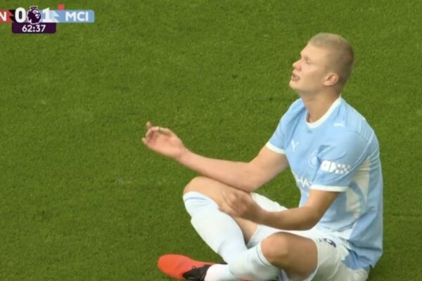 Zhbllokohet derbi i Manchesterit, shënon Haaland. VAR shtyn festën e norvegjezit, por në fund “Qytetarët” festojnë (video)