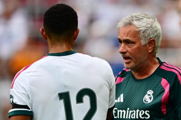 Alexander Arnold në mesfushë, Mourinho me surpriza ndaj Interit. FORMACIONET ZYRTARE
