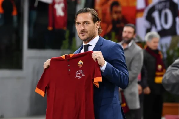 Totti në 50-vjetorin e tij: Faleminderit përgjithmonë Roma! Ronaldon do ta kisha ndihmuar të shënonte trefishin e golave