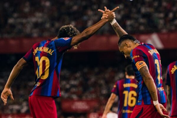 Show i Raphinhas në Sevilla: Barcelona fiton bindshëm dhe “blindon” pozitën e parë në La Liga