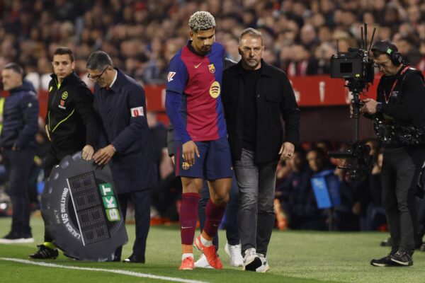 I kënaqur me Araujo, Liverpool “piketon” edhe mbrojtësin tjetër të Barcelonës për merkaton e janarit