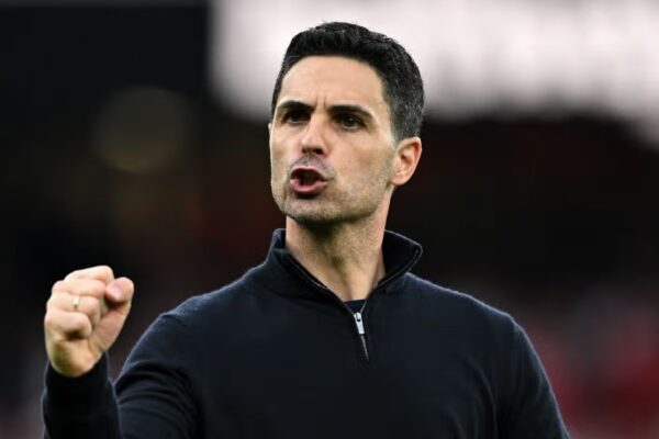 Arteta rinovonon kontratën me Arsenal